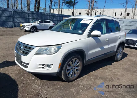 2009 Volkswagen Tiguan Se from USA, damaged, VIN WVGAV75N79W532855